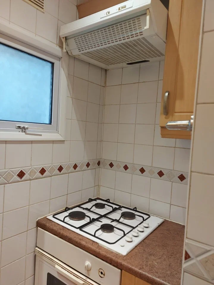 Flat Twickenham Gardens in Greater London