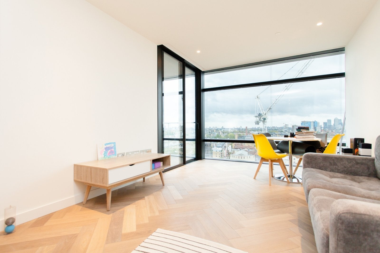 Flat Luke Street in Greater London