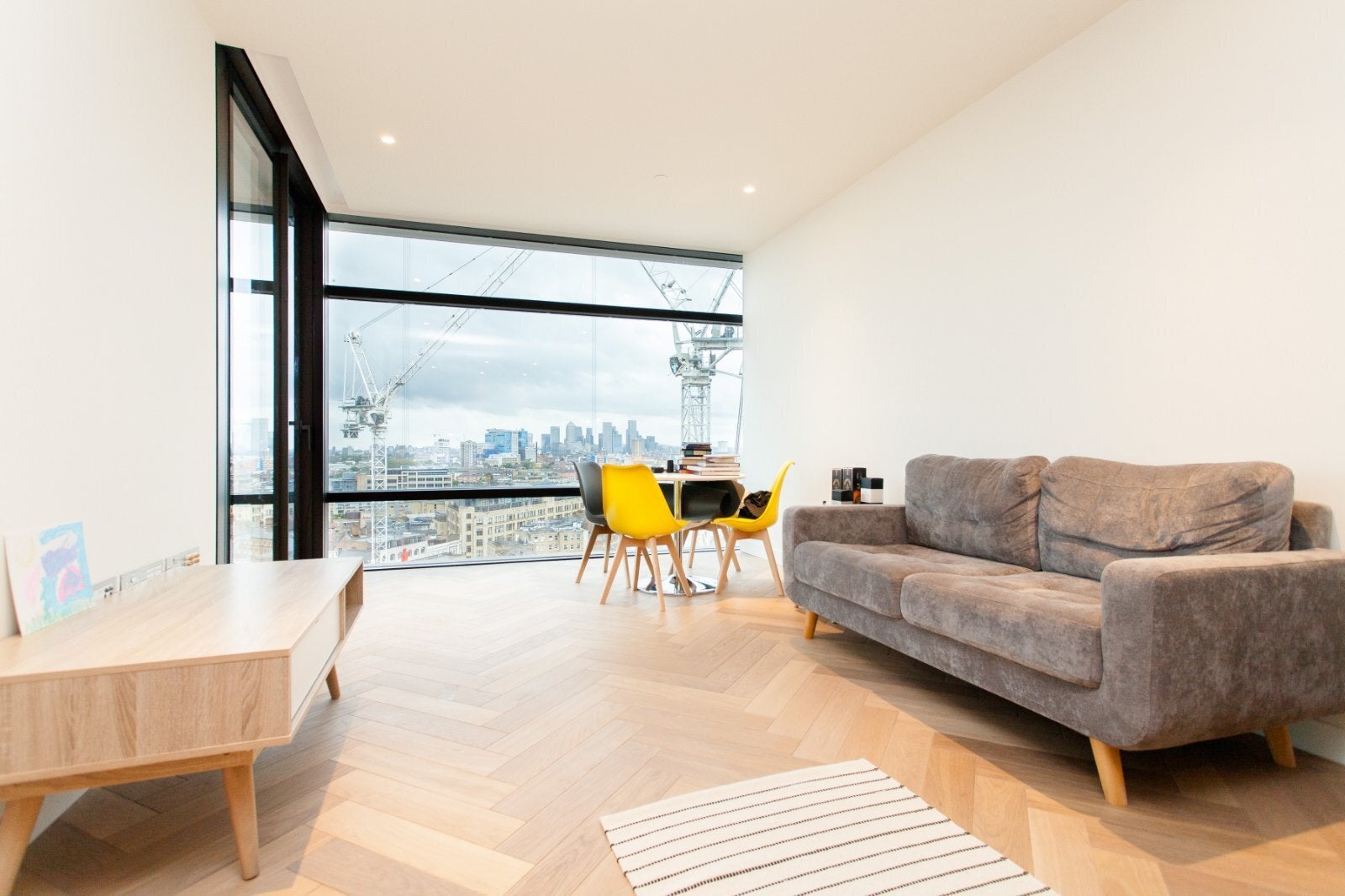 Flat Luke Street in Greater London