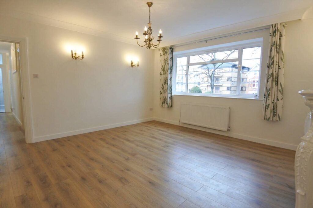 Flat Willesden Lane in Greater London