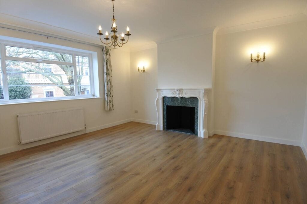 Flat Willesden Lane in Greater London