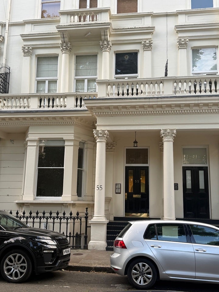 Flat Earl's Court Square in Greater London