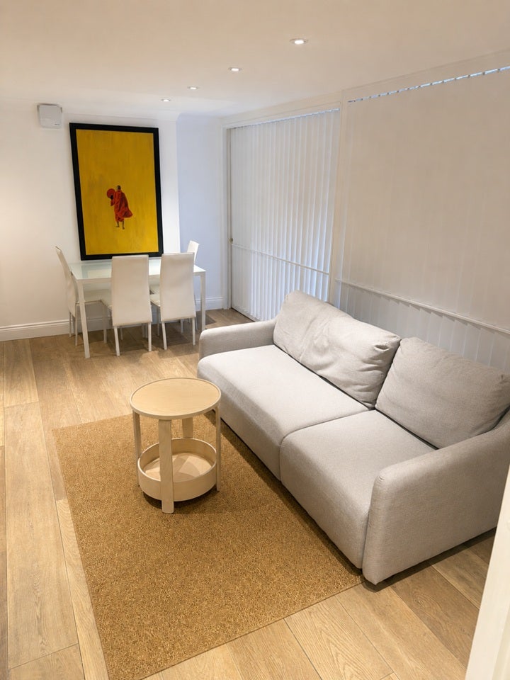 Flat Earl's Court Square in Greater London