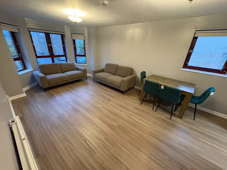 Flat Cleveland Street in Glasgow