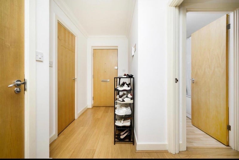 Flat Folgate Street in Greater London