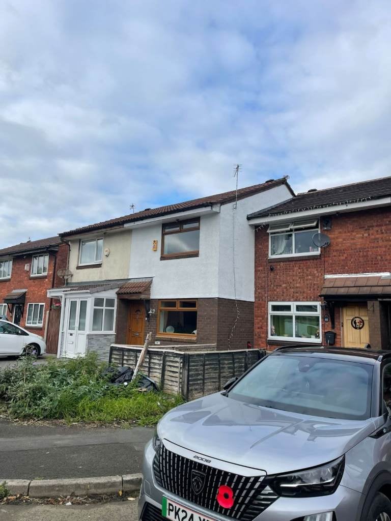 House Kilsby Close in Farnworth