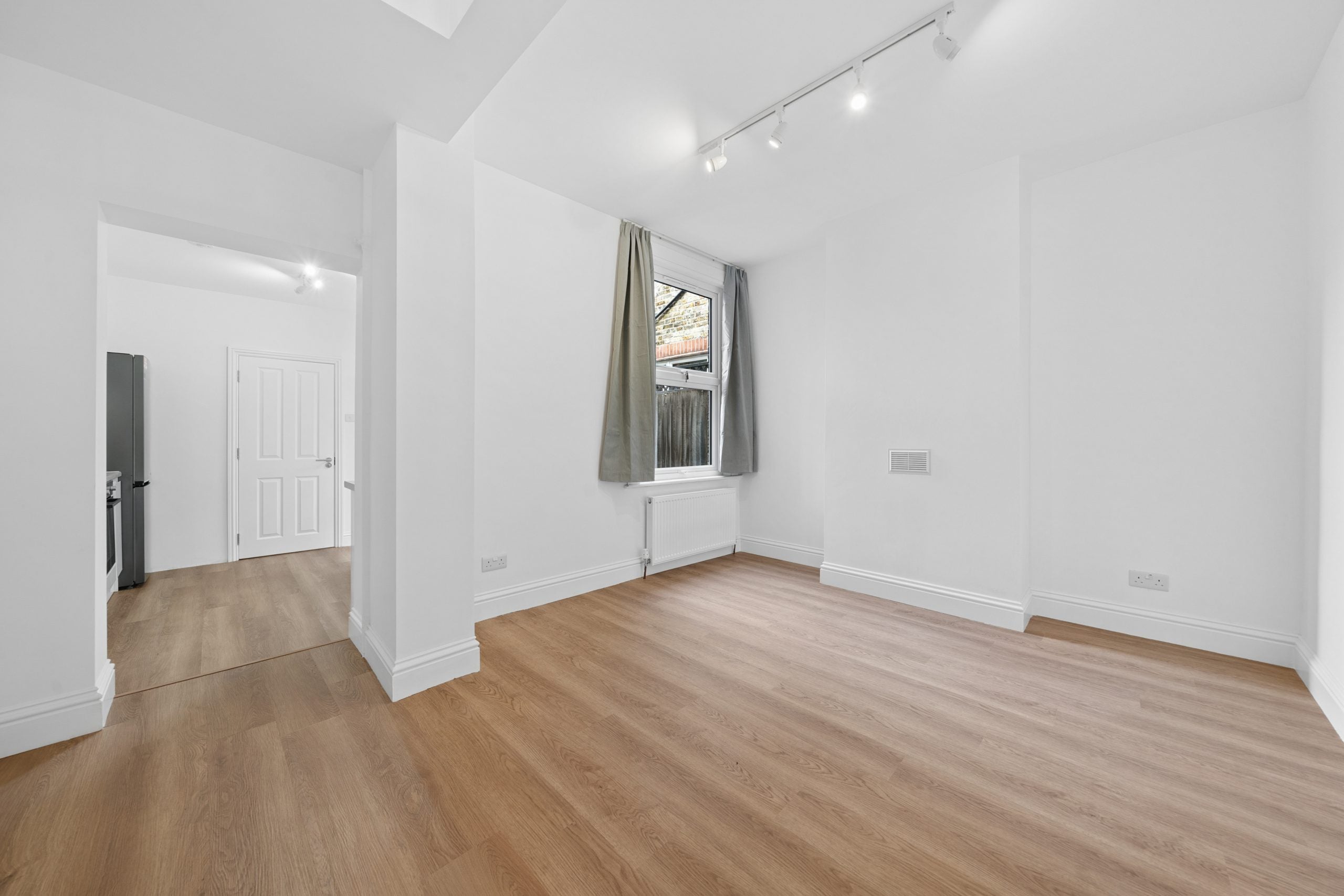 Flat Carr Road in Greater London