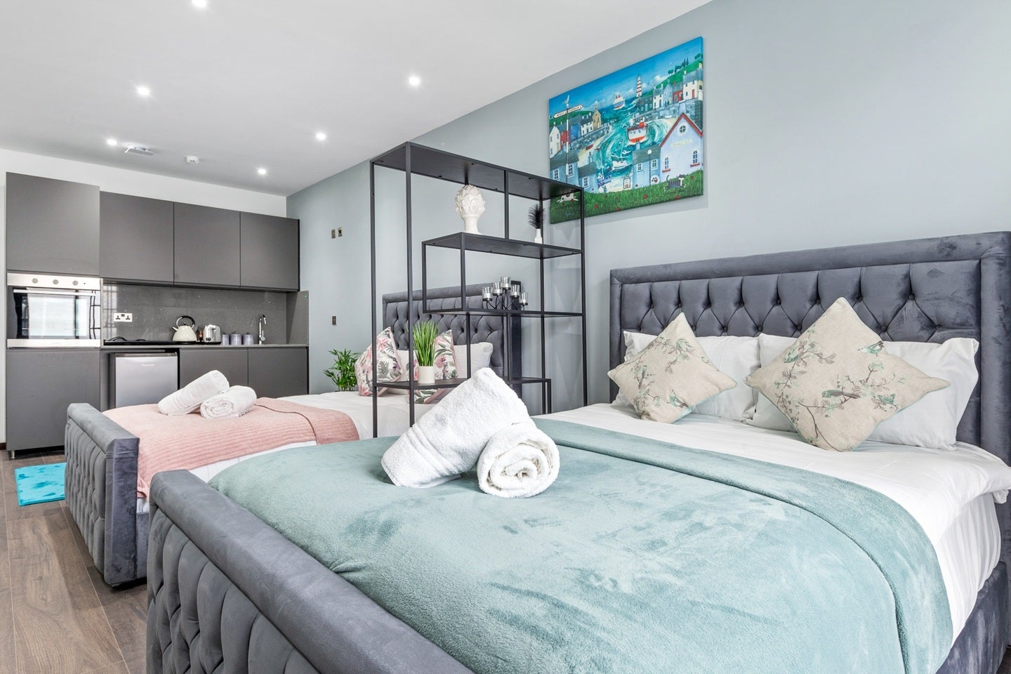Flat Armitage Road in Greater London