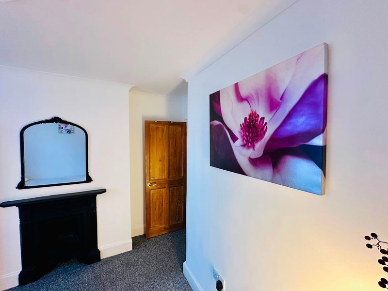 Room Garnet Road in Greater London