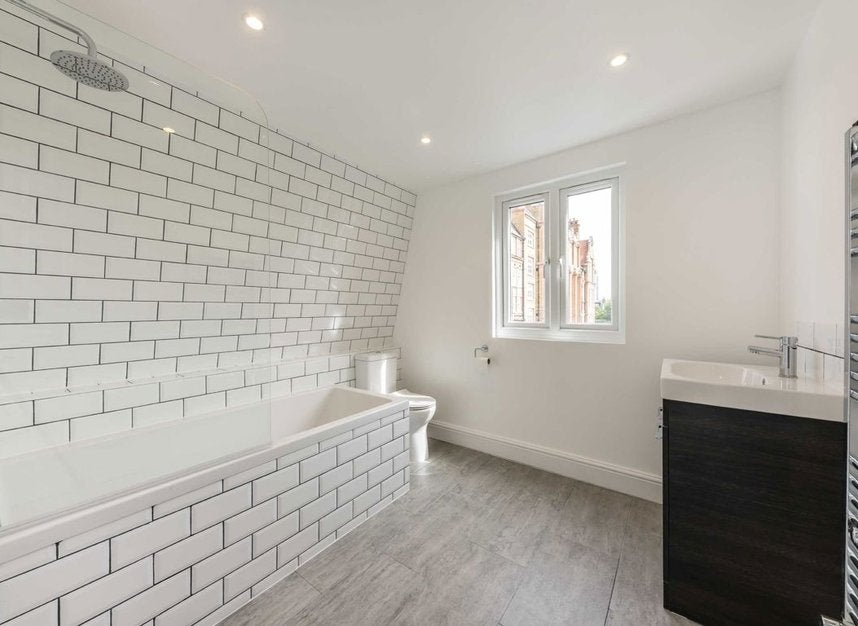 Flat Lillie Road in Greater London