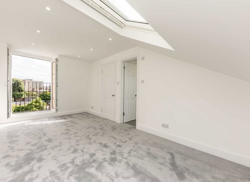 Flat Lillie Road in Greater London