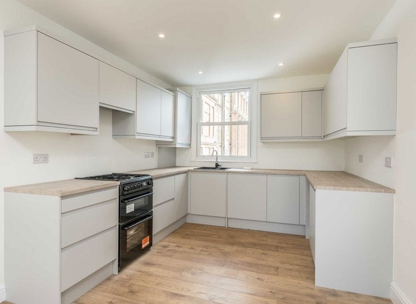 Flat Lillie Road in Greater London