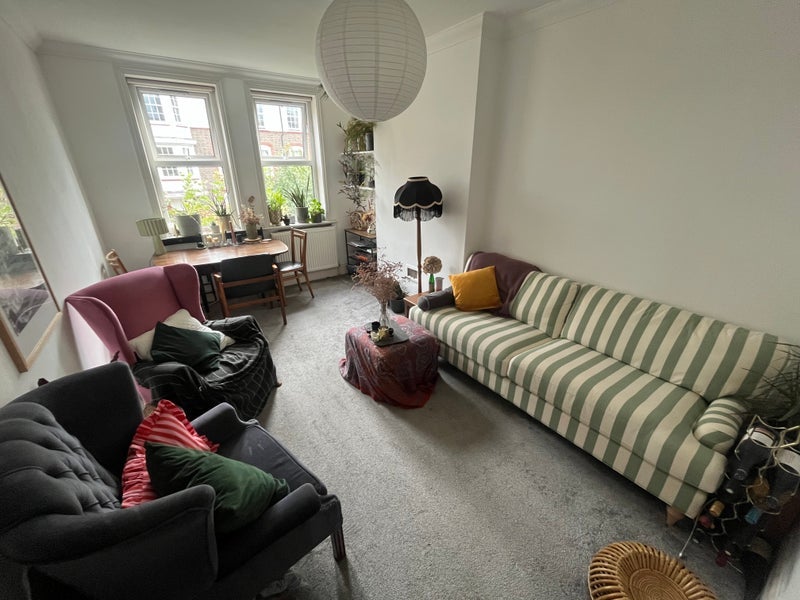 Room Sylvester Road in Greater London