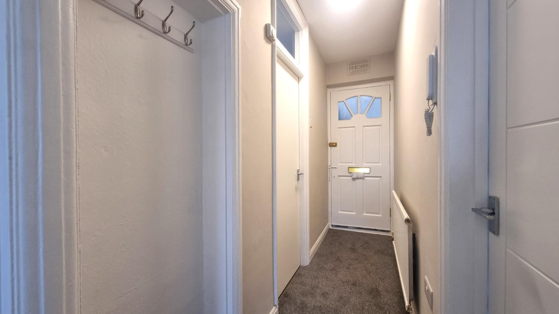 Flat Wilton Road in Greater London