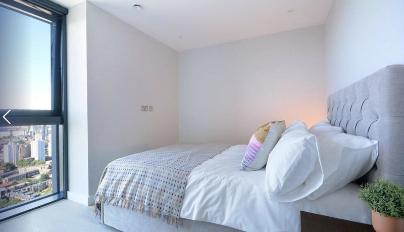 Room Dante Place in Greater London
