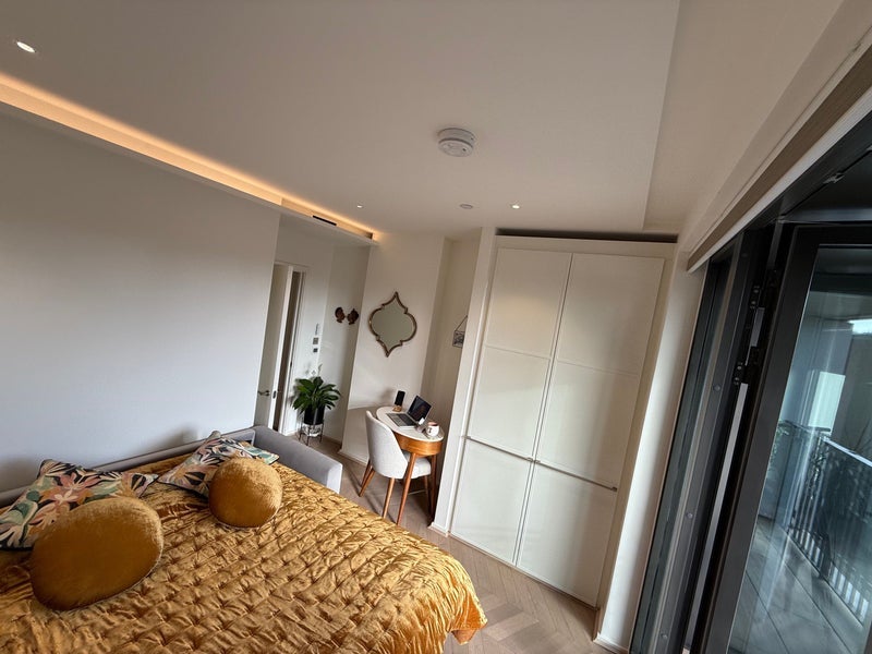 Room Farnfield Close in Greater London