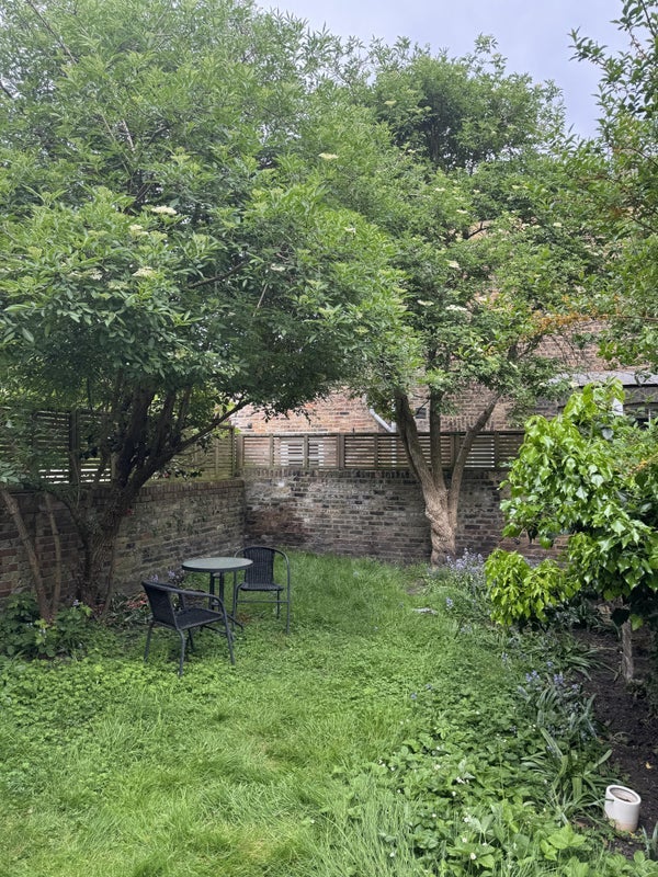 Flat Mansfield Road in Greater London