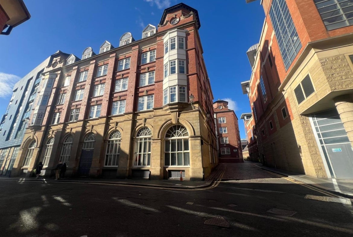 Flat Low Friar Street in Newcastle upon Tyne
