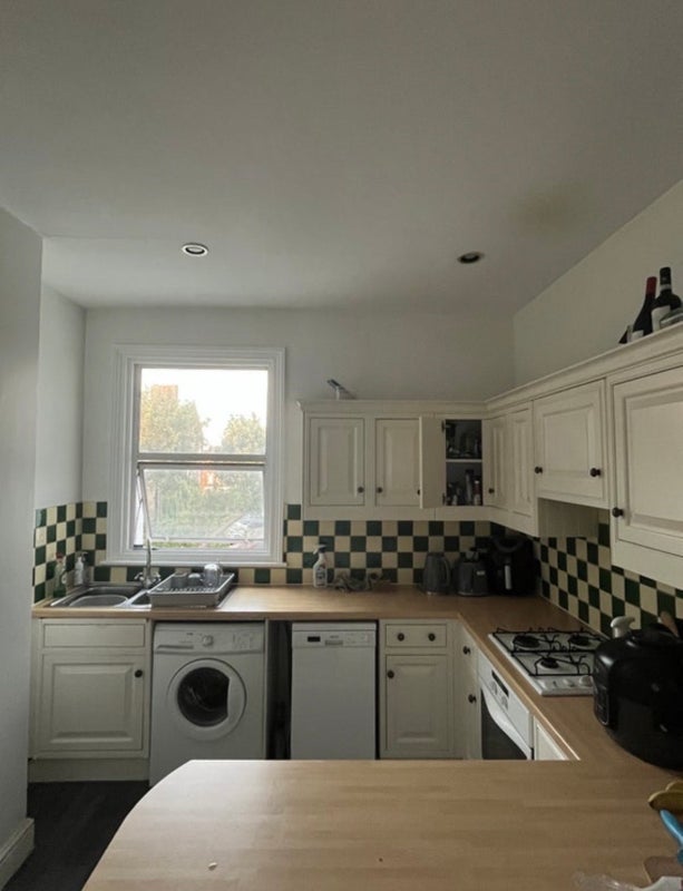 Room Dorothy Road in Greater London