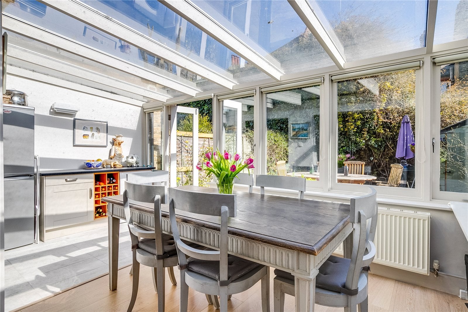 Flat Dafforne Road in Greater London