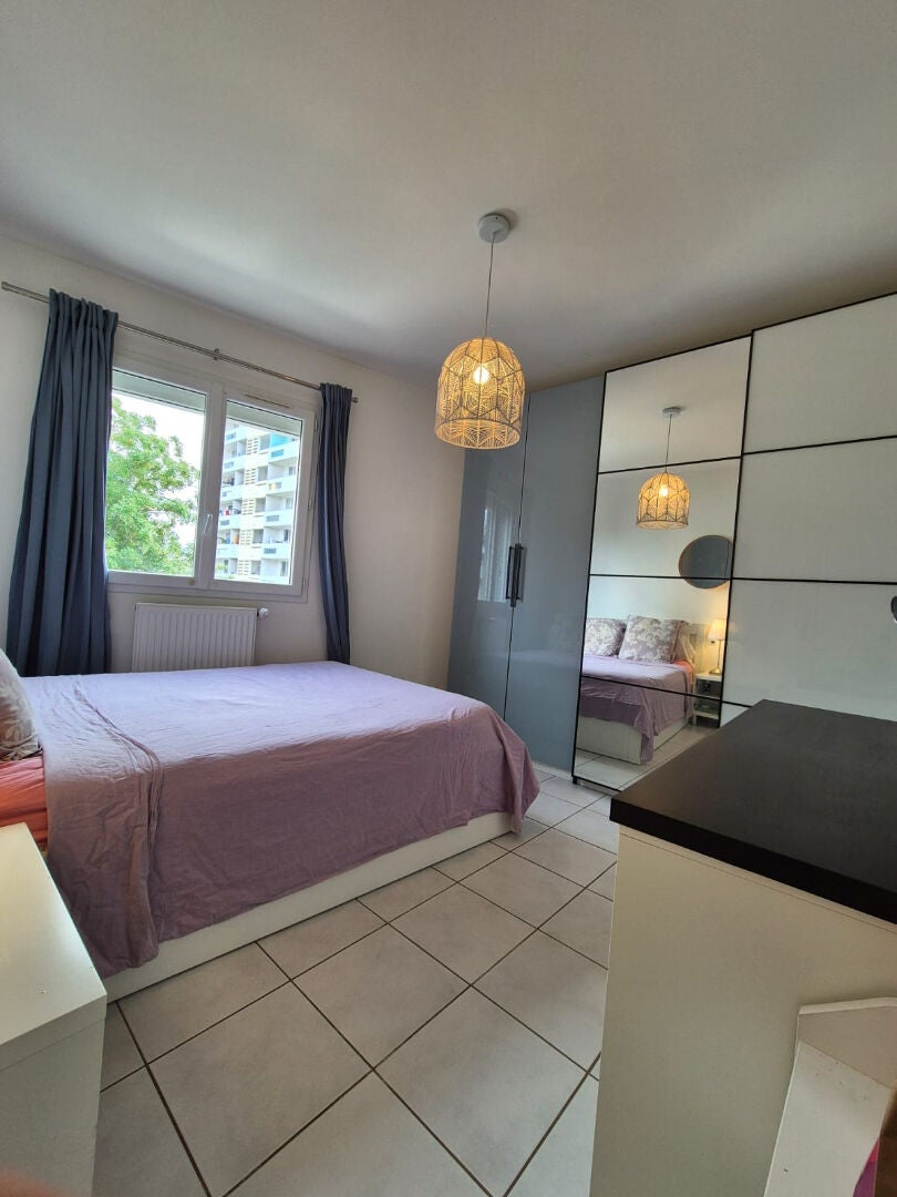 Flat Rue Louis Chauvin in Pont-de-Chéruy