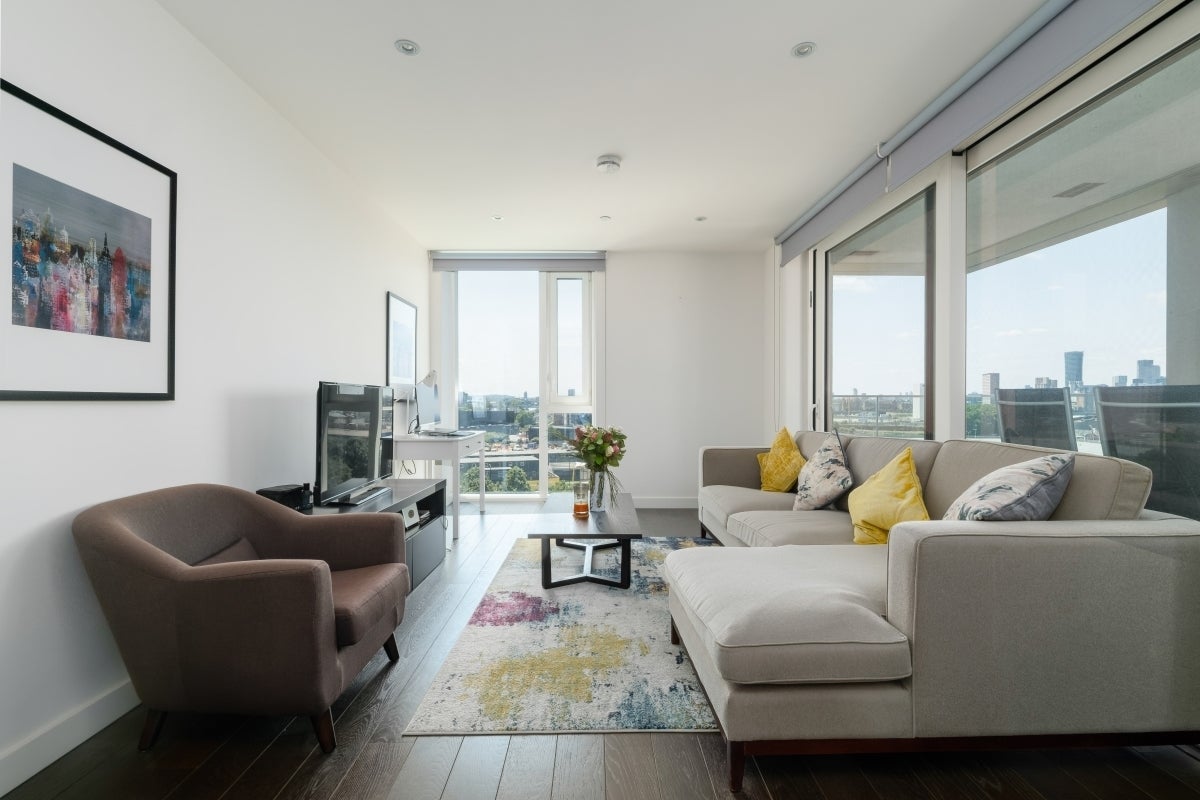 Flat Pilot Walk in Greater London