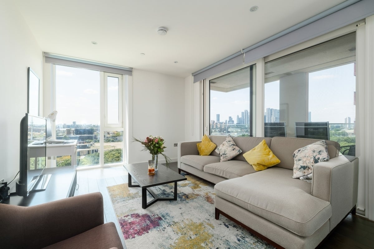 Flat Pilot Walk in Greater London