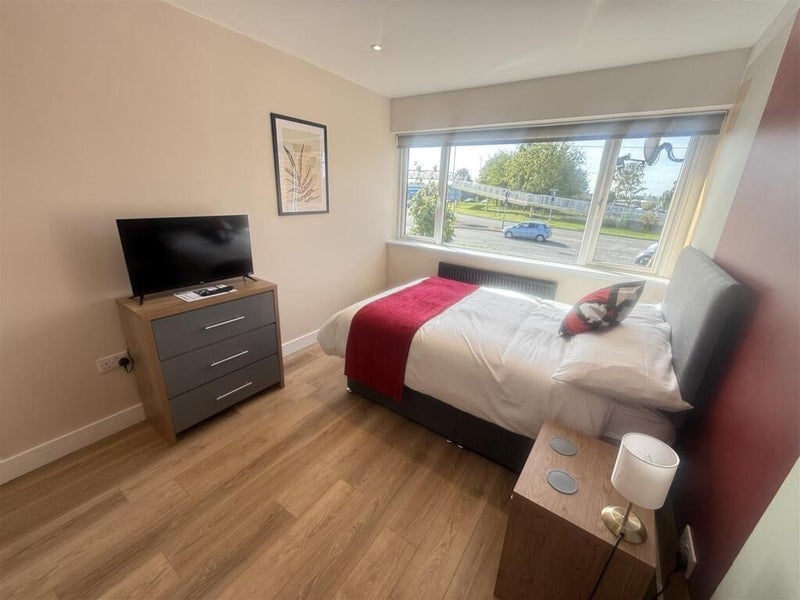 Room College Street in Nuneaton and Bedworth