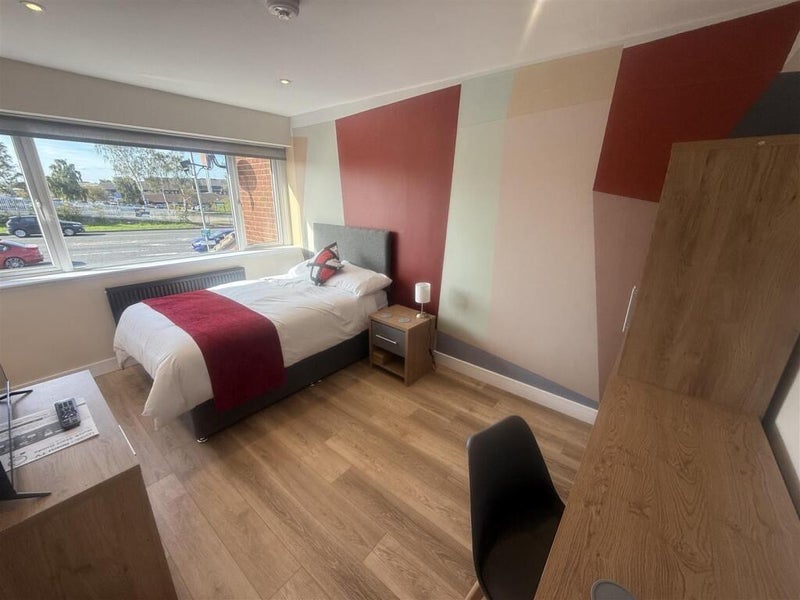 Room College Street in Nuneaton and Bedworth