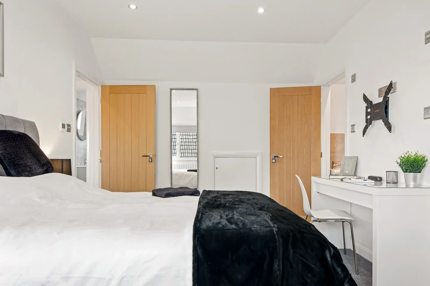 Room Lewis Road in Kettering