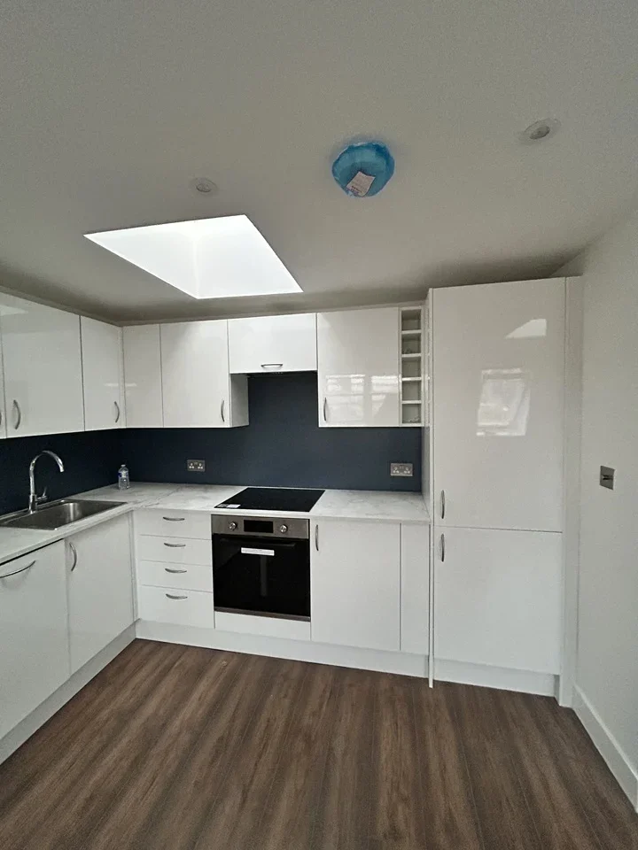 Flat Netherwood Road in Greater London