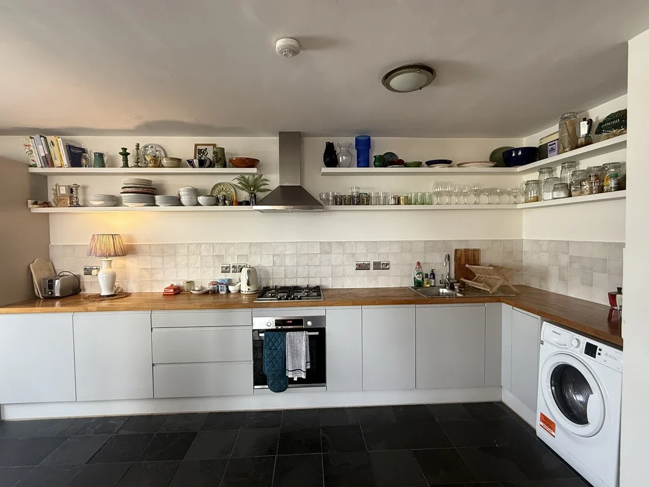 Flat Shepherds Bush Green in Greater London