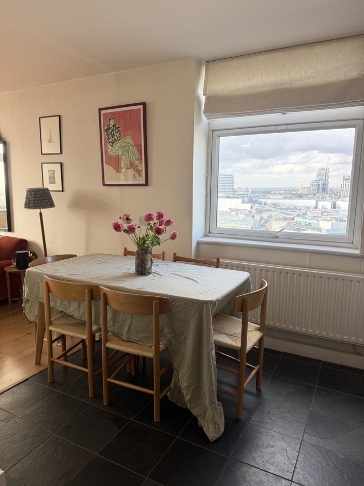 Flat Shepherds Bush Green in Greater London