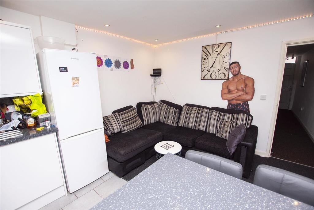 Flat Tiverton Road in Birmingham