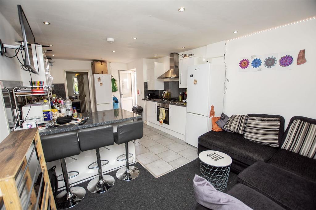 Flat Tiverton Road in Birmingham