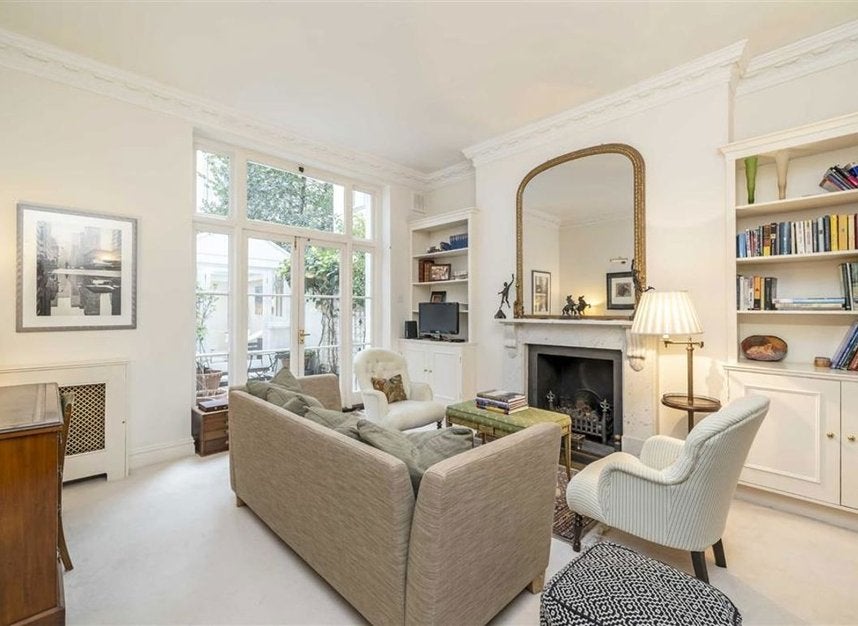 Flat Bina Gardens in Greater London