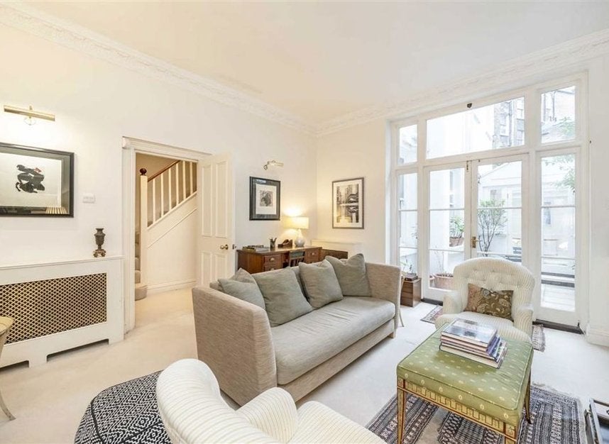 Flat Bina Gardens in Greater London