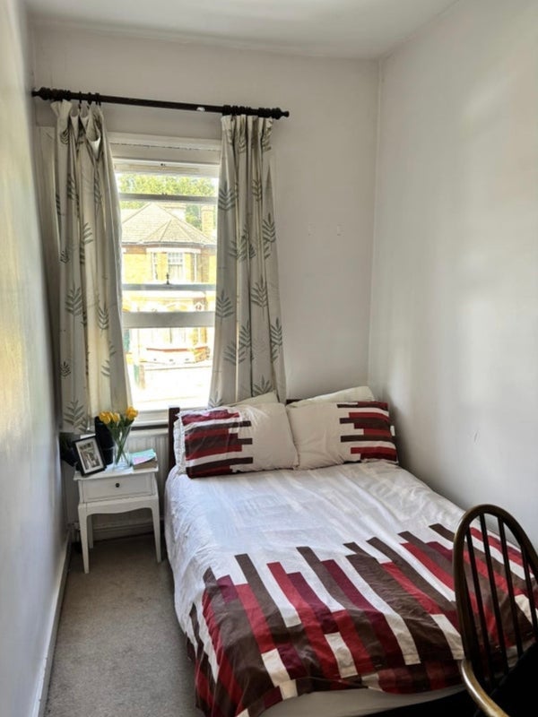 Room Devonshire Road in Greater London