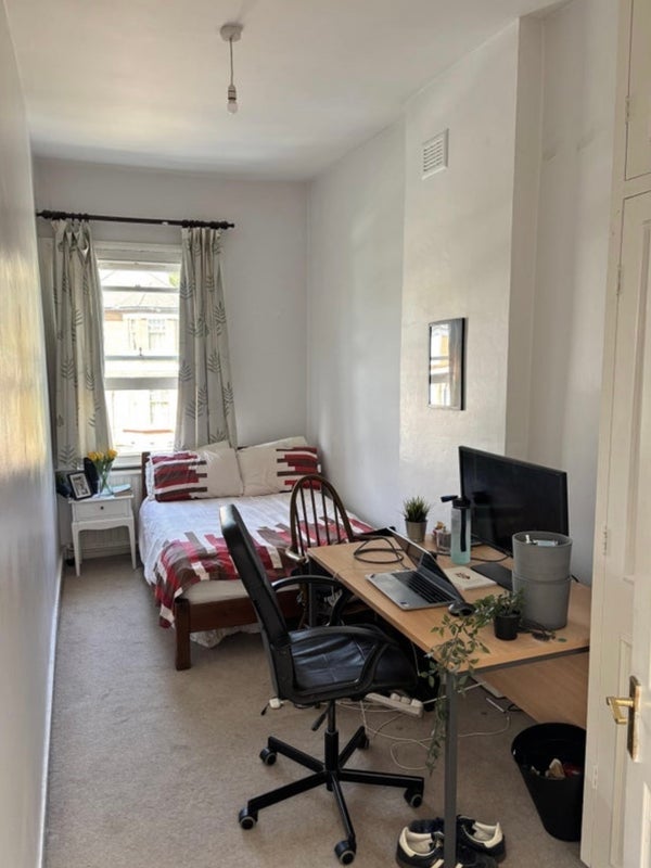Room Devonshire Road in Greater London