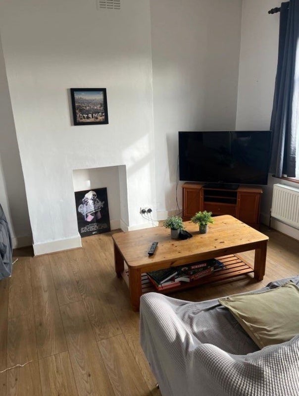 Room Devonshire Road in Greater London