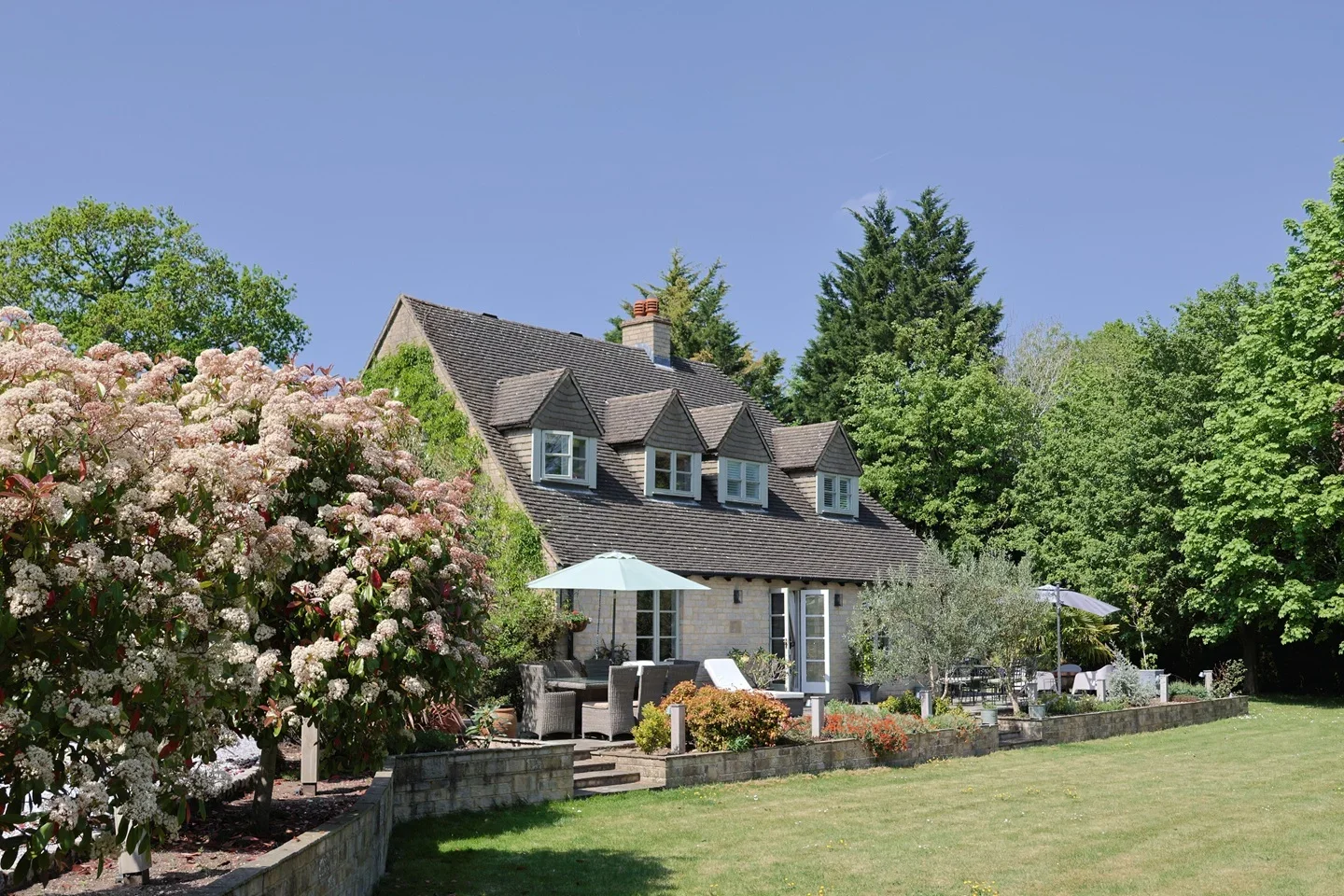 House The Warren in Mole Valley