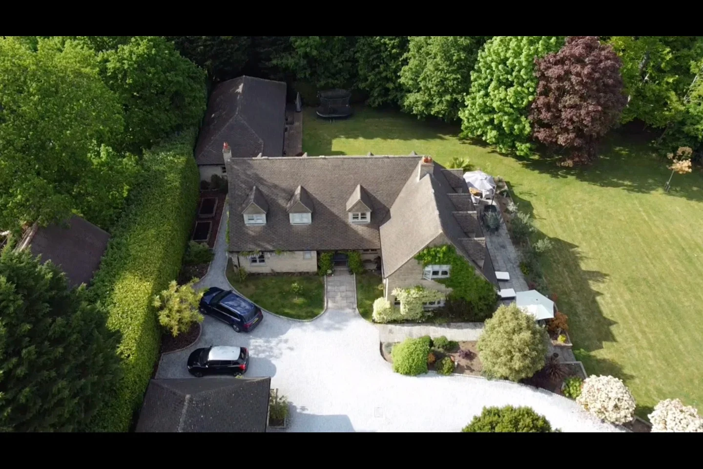 House The Warren in Mole Valley