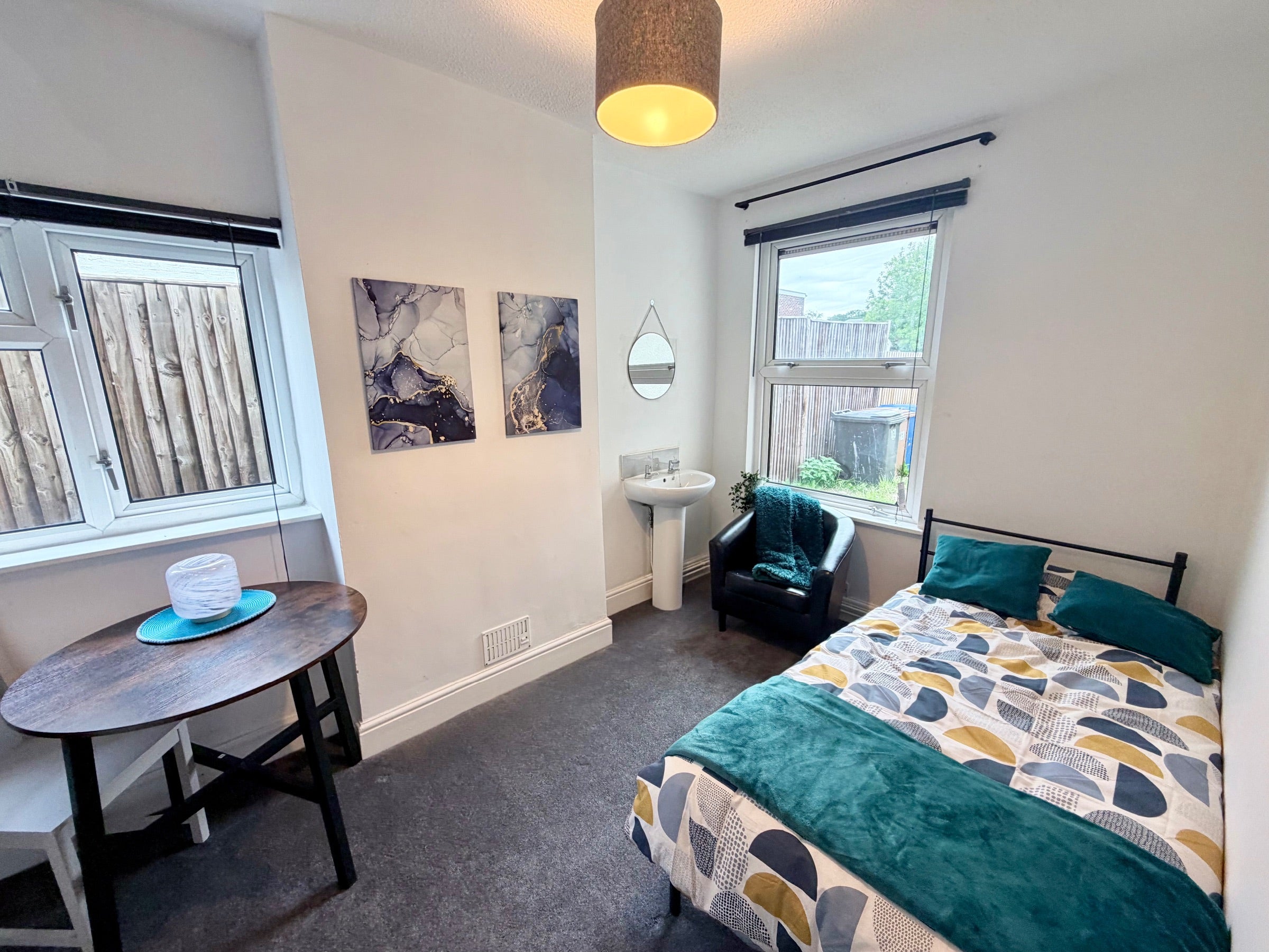 Room Hatfield Road in Ipswich