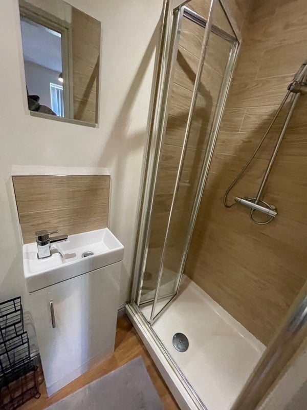 Room Oldham Road in Milnrow