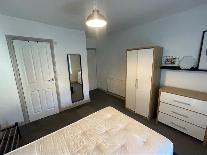 Room Oldham Road in Milnrow
