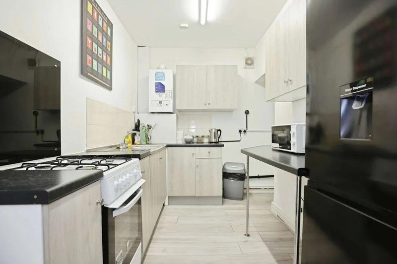 Room Alderman's Green Road in Coventry