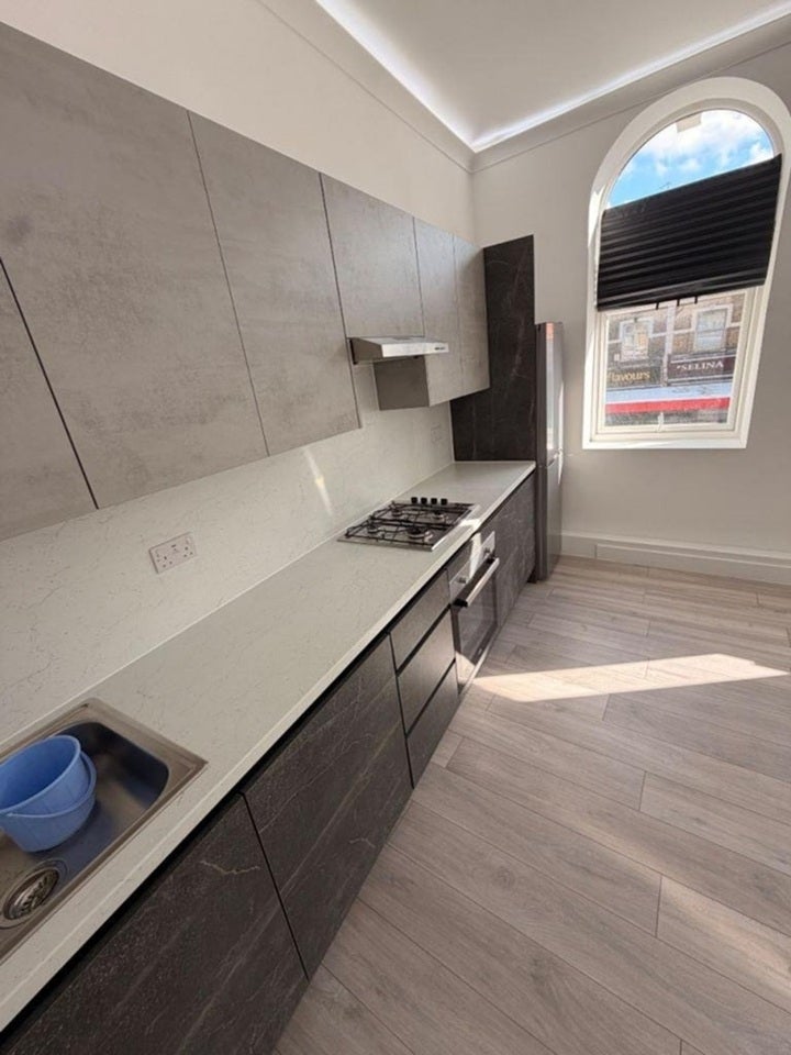 Flat Acre Lane in Greater London