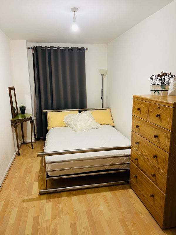 Room Kavanaghs Road in Brentwood
