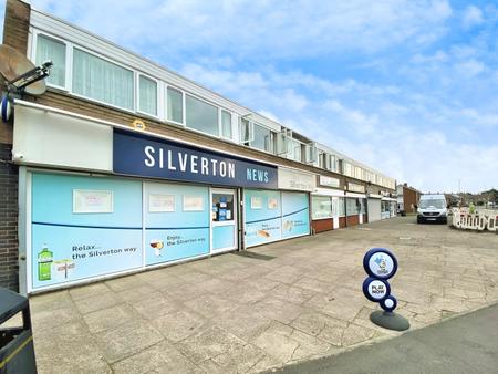 Flat Silverton Way in Wolverhampton