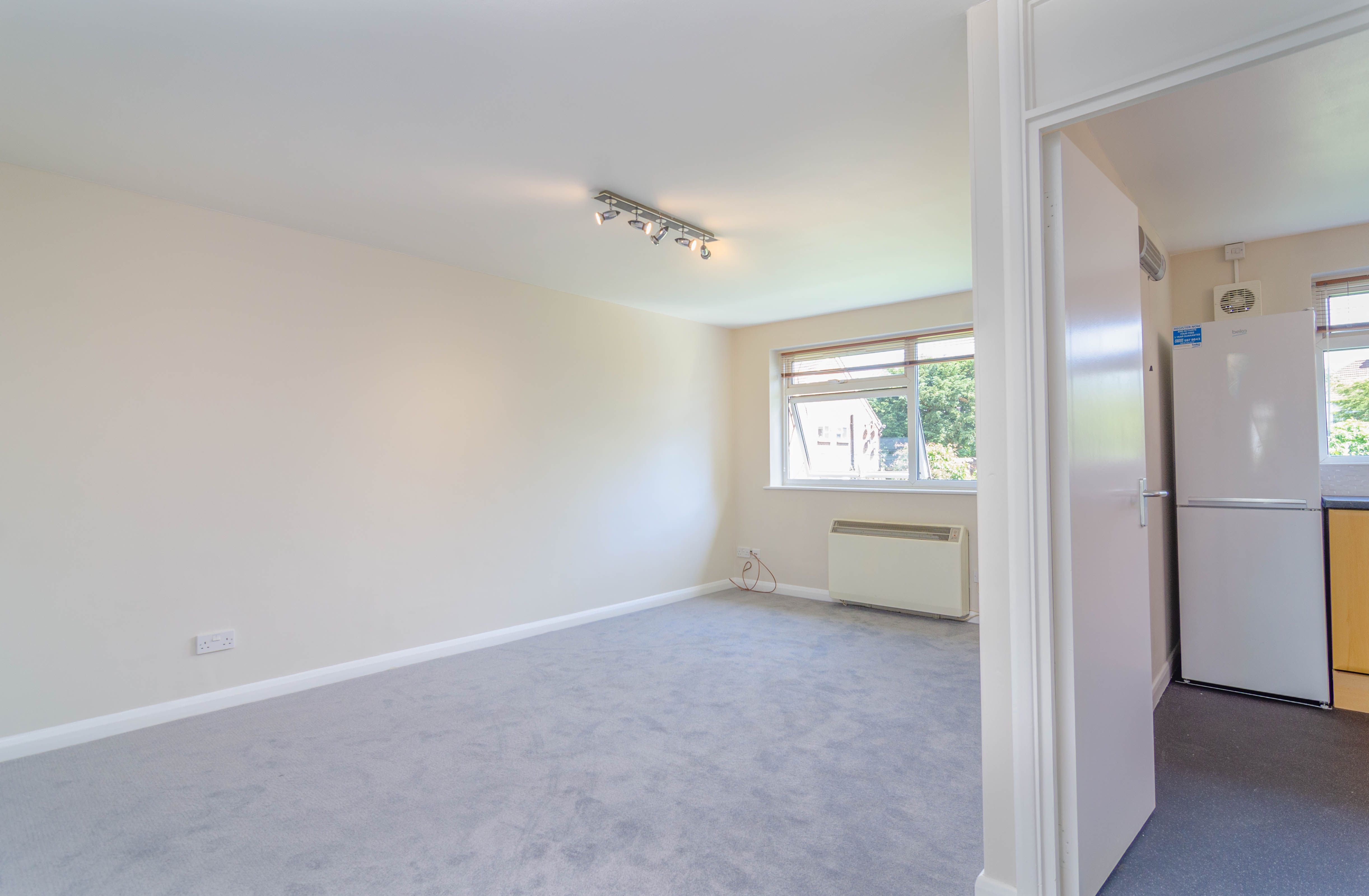 Flat Trevor Close in Greater London